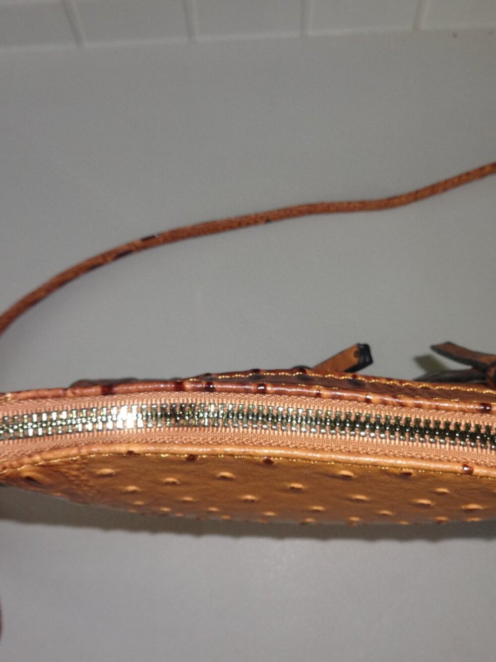 Faux leather animal print reddish brown cross body purse, gold tone hardware VGC - Picture 5 of 9